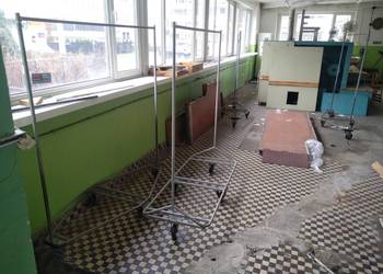 Profesjonalne wieszaki odzieżowe, wózki balansowe, kosze...