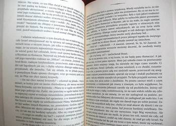 Według niej - Maciej Nawariak - książka polska