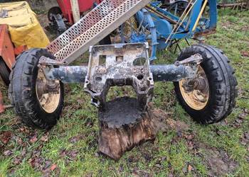 Przednia oś Ursus C-330 kołyska, koła