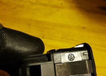 Przełącznik otwierania klapki wlewu paliwa 3B0959833A VW Passat b5