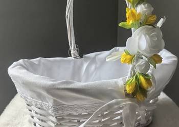 Koszyczek Wielkanocny wiklinowy do Święconki z ozdobnym kwiatem 31x23