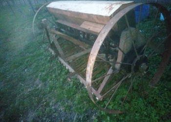 Konny-pod traktor siewnika zbożowy
