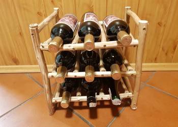 Stylowy regalik na wino