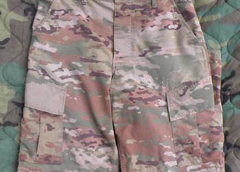 Spodnie ACU multicam OCP medium uszkodzone Spodnie ACU multicam OCP medium uszkodzone
