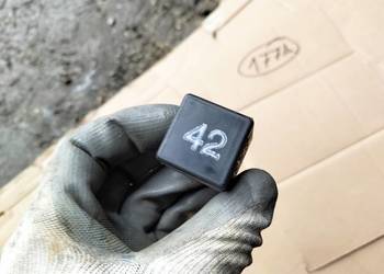 PRZEKAŹNIK 42 191919376A GOLF 2 JETTA 2