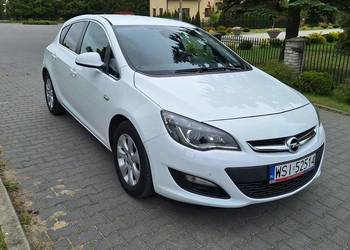 Opel Astra 2015 rok 1.4 140KM