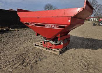 Rozsiewacz Kuhn 921 Rauch Amazone Sulky