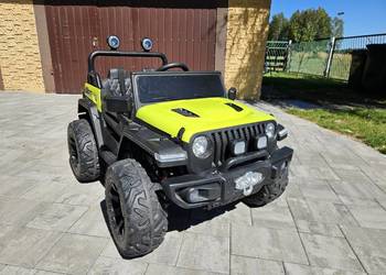 Autko elektryczne 4x4 jak nowe, rok od zakupu
