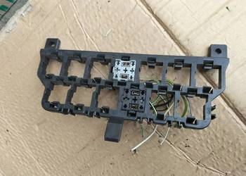 AUDI 8D0937503E RAMKA OBUDOWA UCHWYT MOCOWANIE  PRZEKAŹNIKÓW