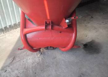 Rozsiewacz nawozu lej