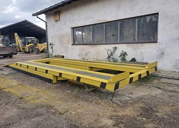 Podnośnik najazdowy hydrauliczny do podnoszenia ciężarówek i maszyn budowla