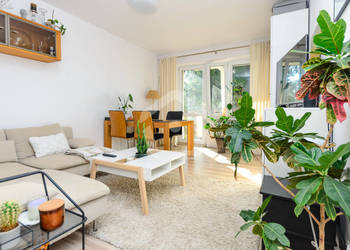 2 niezależne pokoje, jasna duża kuchnia - zadbane