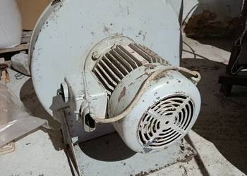 Mieszalnik pasz, śrutownik ssąco tłoczący