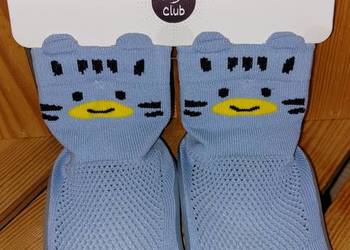 Skarpetki z gumową podeszwą - rozmiar 22