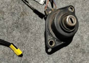 Zamek przycisk otwierania klapy bagażnika BMW E38