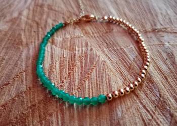 Bransoletka na rękę z zielonego agatu oraz stali chirurgicznej