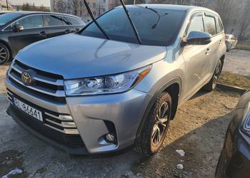 Piękna Toyota, wersja 7 osobowa - import prywatny