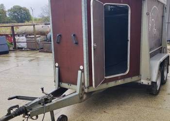 Przyczepa do koni Brenderup