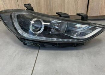 Hyundai Elantra reflektor prawy przód