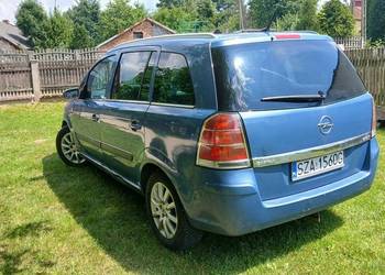 Zafira  7 osób jak sharan