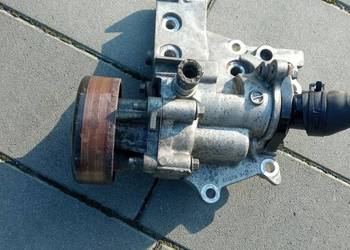 Pompa wody termostat obudowa nissan Qashqai