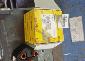 Kopułka + palec Audi VW Bosch 1235522444 VW OEM 051905207