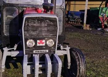 Traktor rolniczy z kabiną Massey Ferguson MF 255
