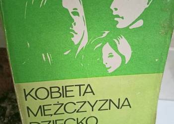 Kobieta mężczyzna dziecko książki Warszawa księgarnia Praga