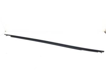 LISTWA ZGARNIAJĄCA PRZÓD PRAWA TOYOTA COROLLA E21