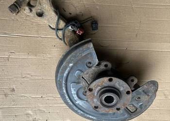 Zwrotnica lewy przód Passat b5 fl 1.9tdi 101km 8D0407257AQ