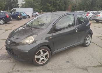 Syndyk sprzeda samochód osobowy Toyota Aygo