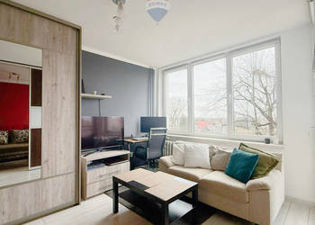 Kawalerka z oddzielną sypialnią i balkonem