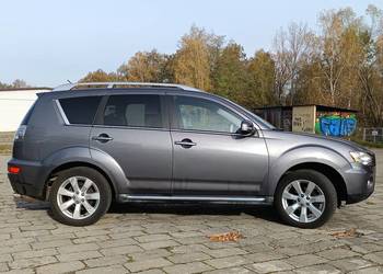 Outlander 4x4 diesel 7 osobowy