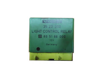 PRZEKAŹNIK SWIATEŁ LAMP VOLVO 3523200 DO VOLVO 850