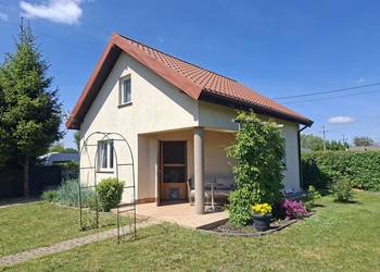 Dom rekreacyjny z kominkiem w pięknej okolicy Jaromierz