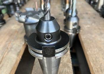 Uchwyt Oprawka SK40 Ø10x50 z wiertłem - Made in Germany (