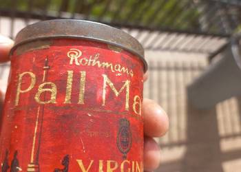 Stara metalowa puszka Rothmans Pall Mall