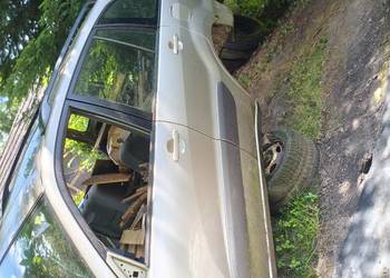 Toyota RAV4 drzwi lewe