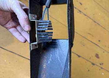 Obudowa nagrzewnicy z rezystorem BMW e24 628