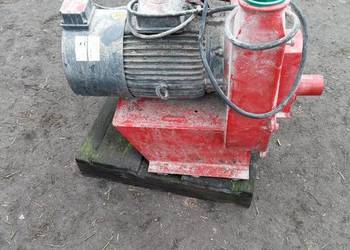 Śrutownik ssący ssąco tłoczący