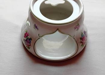 Unikatowa porcelanowa podstawka pod dzbanek . KPM Berlin, 1847-49 z orłem. Unikatowa porcelanowa podstawka pod dzbanek . KPM Berlin, 1847-49 z orłem.