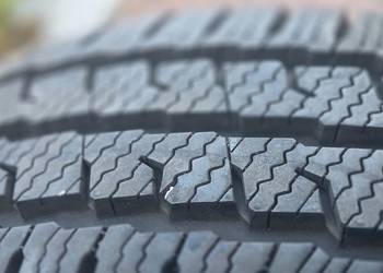 215/70r16C Maxxis  VanSmartSnow