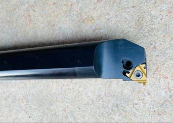 Nóż wytaczak do gwintu AVR 40-4C L.H. VARDEX