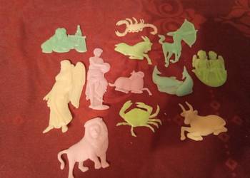 Świecące w ciemnościach znaki zodiaku