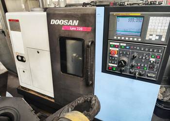 Centrum tokarskie CNC DOOSAN LYNX 220A