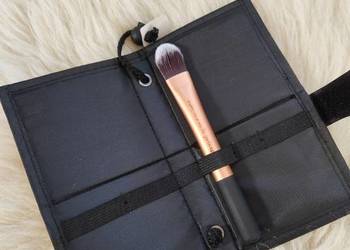 Pędzel real techniques do podkładu Essential founation brush Kosmetyczka Et