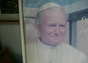 Starocie z PRL - Dewocjonalia = obraz Papież św. Jan Paweł II 55 cm x 33 cm