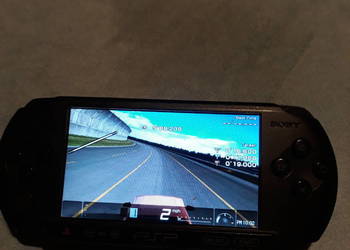 Konsola Sony psp e 1004 street+jedną gra.