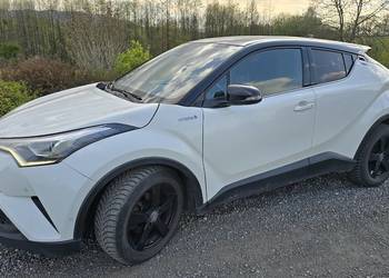 TOYOTA C-HR 1,8 HYBRID, nové v CZ, JBL