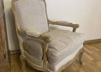 Dębowy fotel ludwikowski